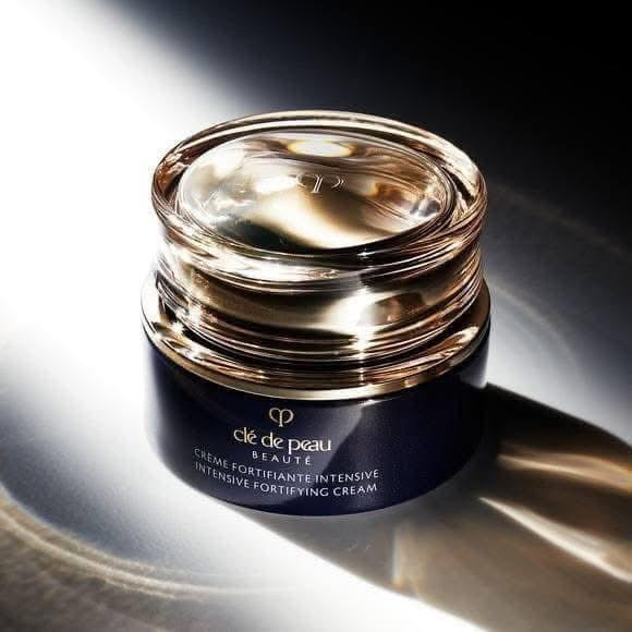 Set gift dưỡng đêm và nước thần vàng CLE DE PEAU Ultimate Daily Cream Care