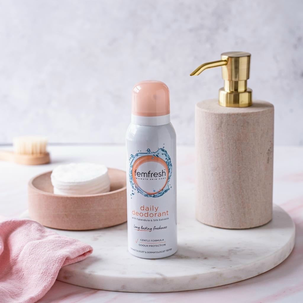 Xịt thơm vùng kín FEMFRESH Deodorant Spray