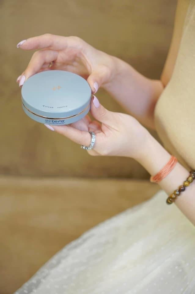 Phấn chống nắng SKINBETTER SCIENE Sunbetter Sheer SPF56 Sunscreen Compact 12g