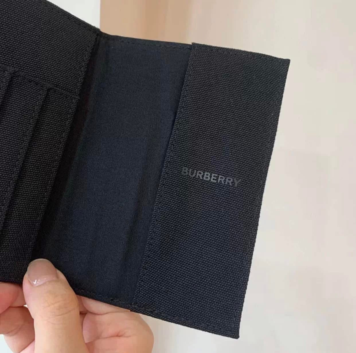 Case đựng passport BURBERRY (Auth)