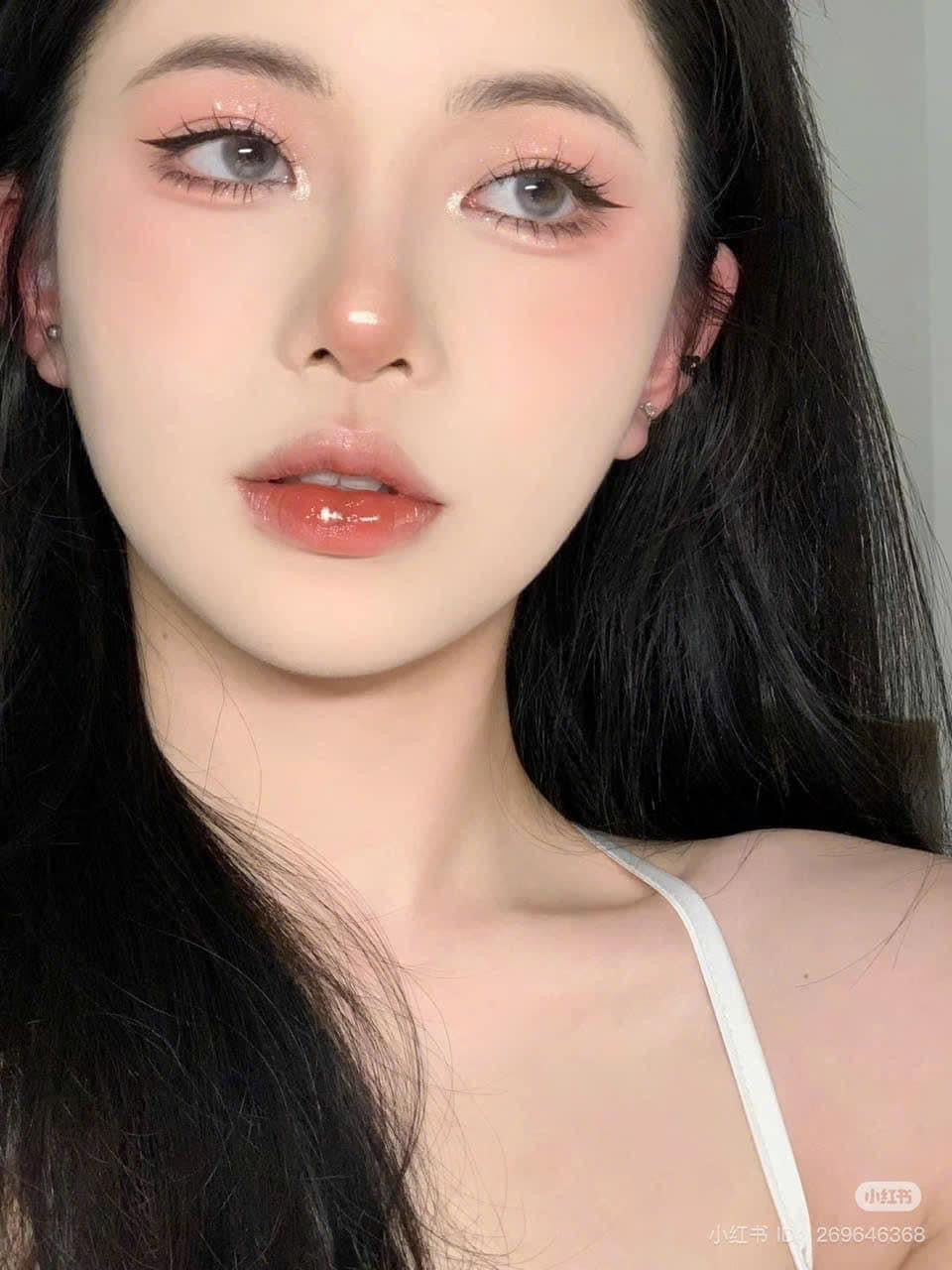 Son YSL Vinyl Cream Lip Stain #610 Nude Champion