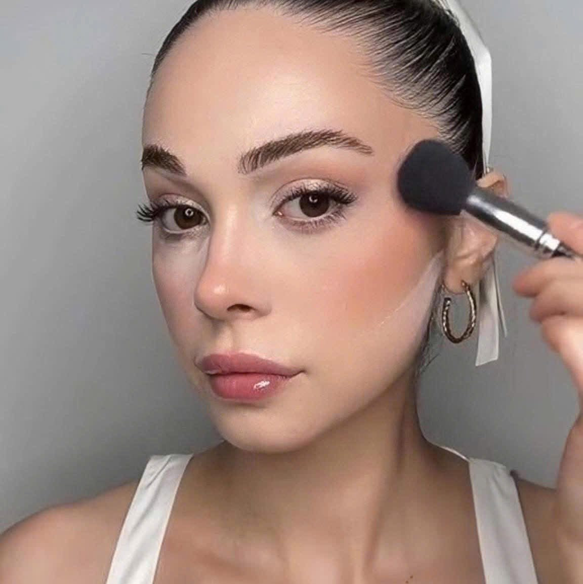 Phấn phủ bột HUDA BEAUTY Easy Bake 20g