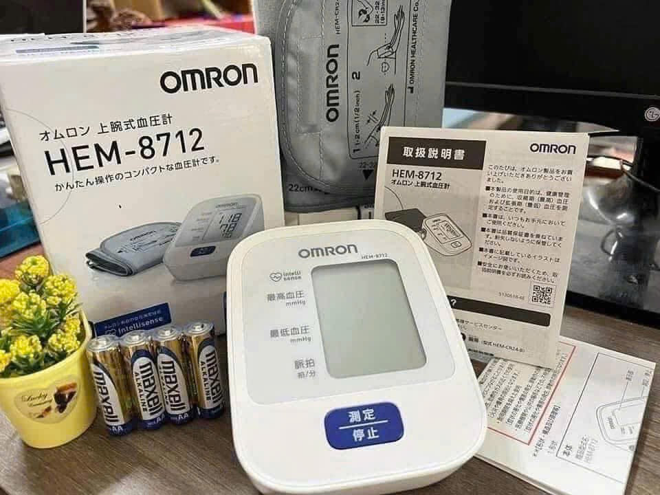 Máy đo huyết áp OMRON HEM 8712 (Made in Japan)