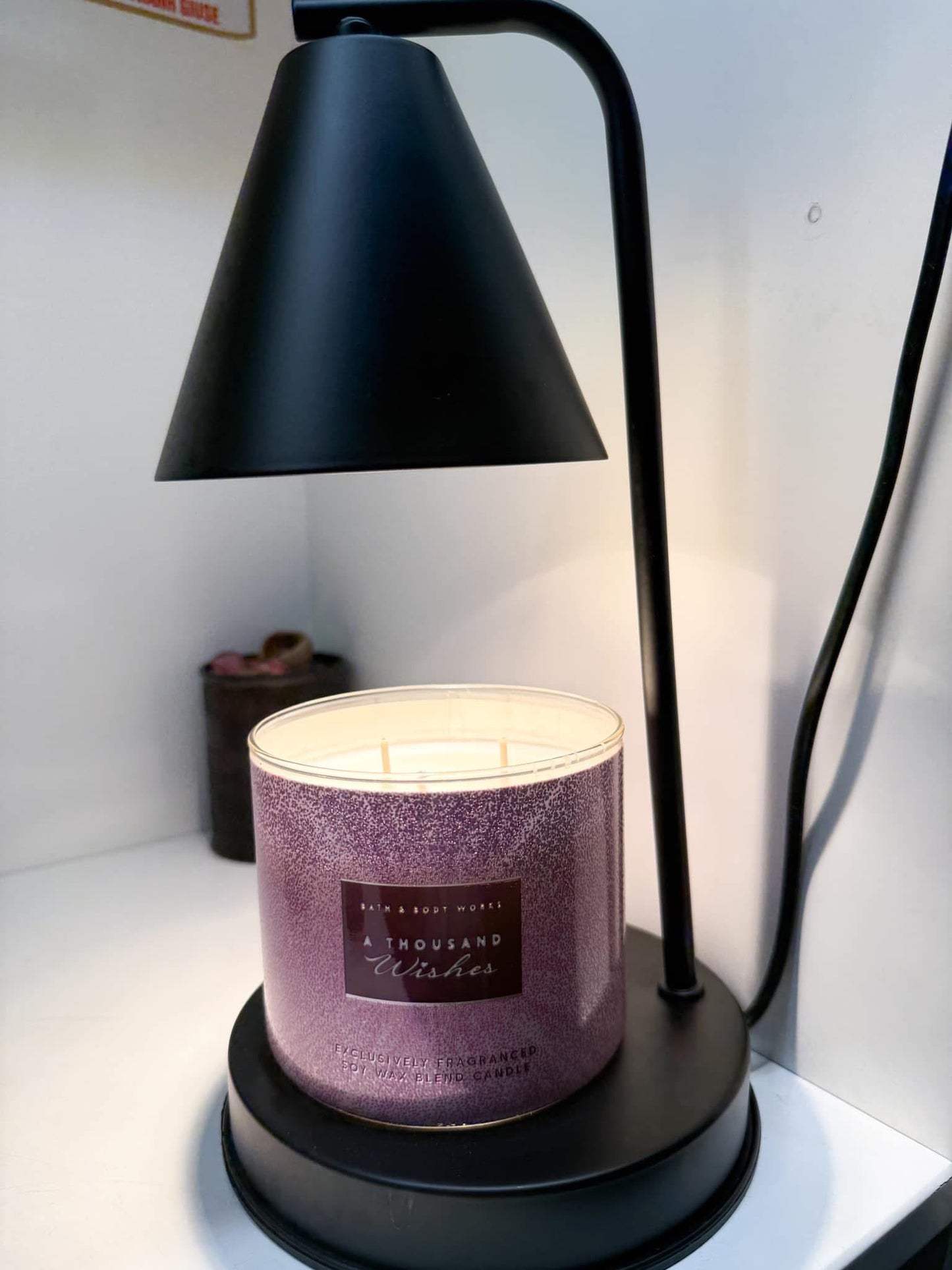 Nến thơm 1 bấc BATH & BODY WORKS mùi Into The Night 227g
