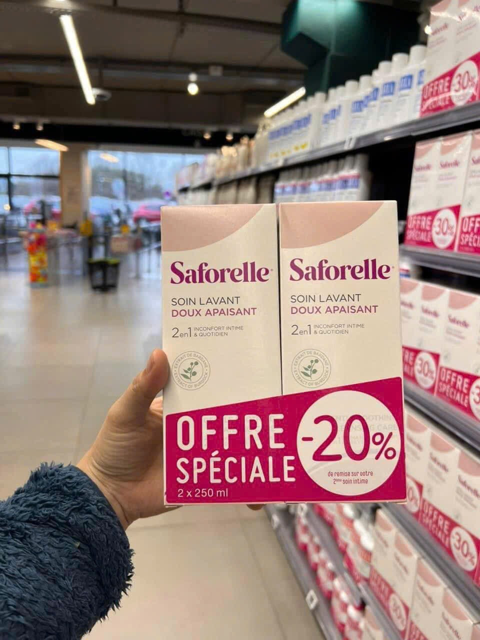 Dung dịch vệ sinh phụ nữ SAFORELLE Soin Lavant Doux 250ml