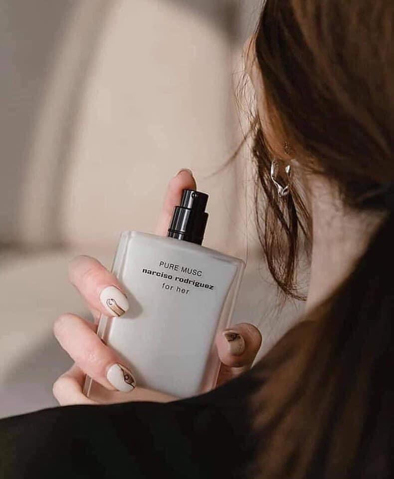 Nước hoa NARCISO trắng Pure Musc
