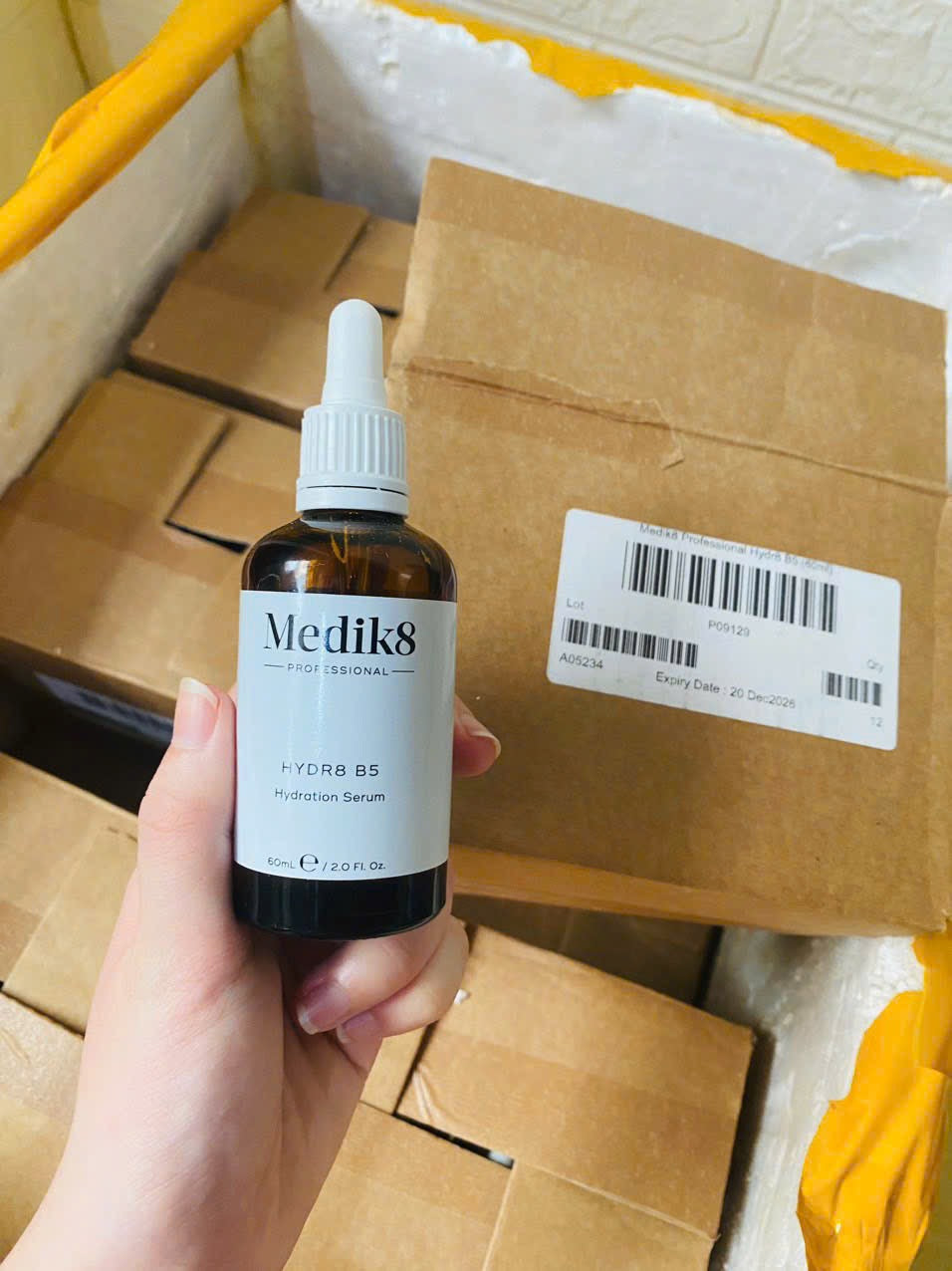 Tinh chất cấp nước phục hồi da MEDIK8 Hydr8 B5