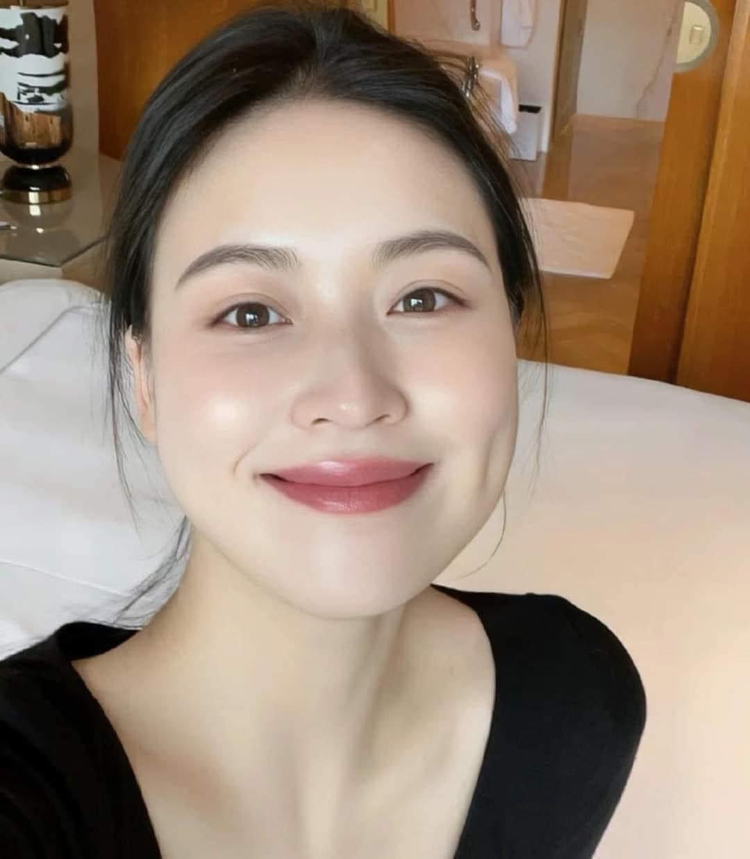 Kem dưỡng nâng tone da 9WISHES Vanishing Balm Premium SPF21 50ml