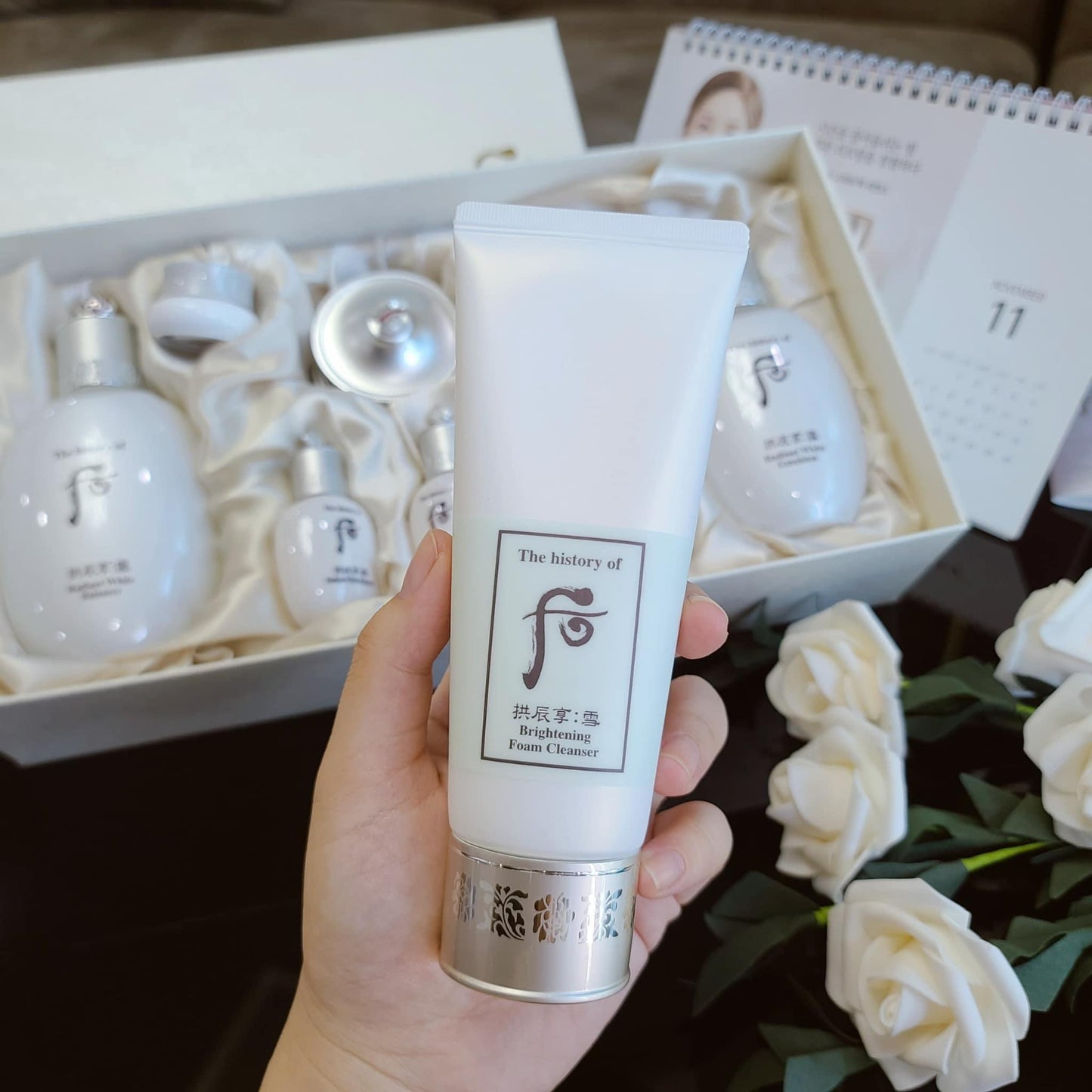 Sữa rửa mặt làm sáng da chống lão hoá THE HISTORY OF WHOO Brightening Cleansing Foam 100ml