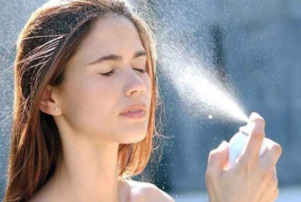 Xịt khoáng AVENE Eau Thermale