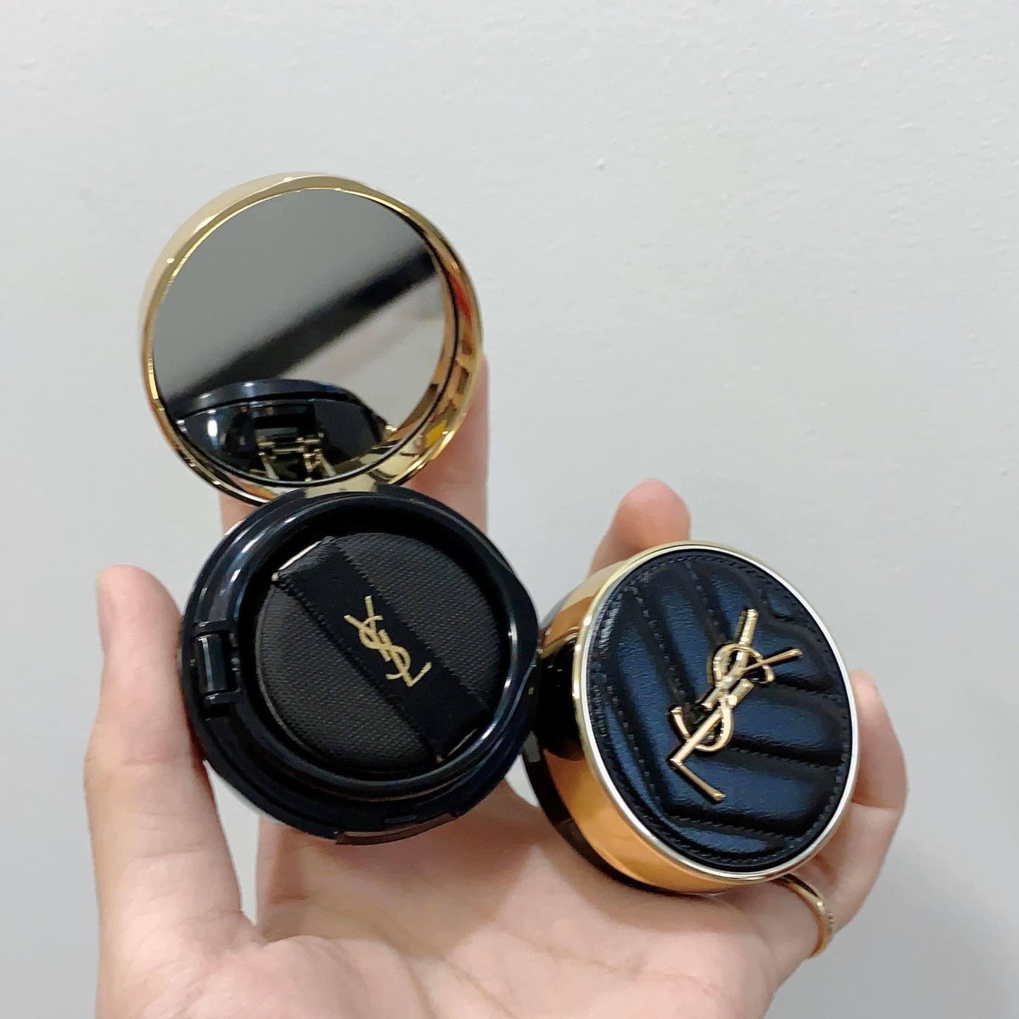 Cushion YSL phiên bản vỏ bọc da
