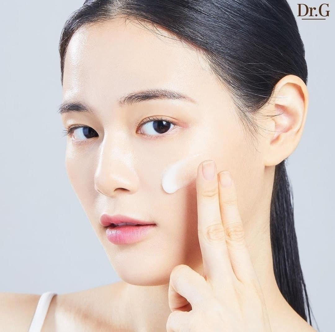 Gel tẩy tế bào chết DR.G Brightening Peeling Gel 120g