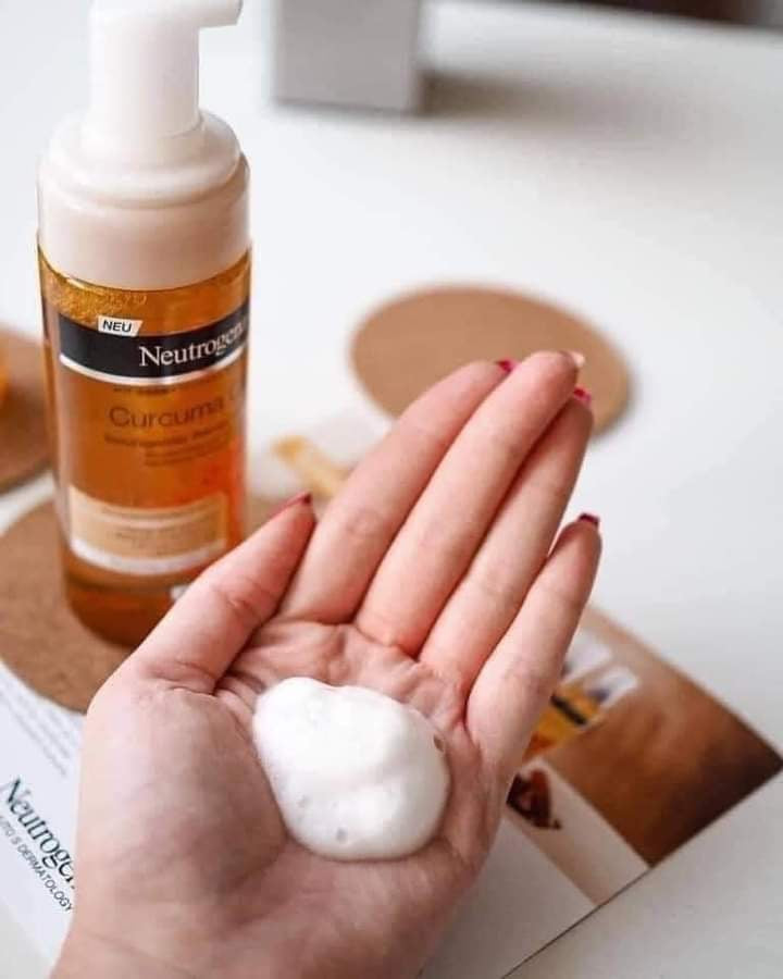 Sữa rửa mặt nghệ tạo bọt Neutrogena Curcuma 150ml