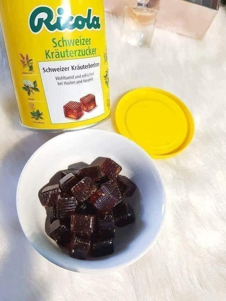 Kẹo ngậm ho thảo mộc RICOLA nội địa Đức (180 viên)