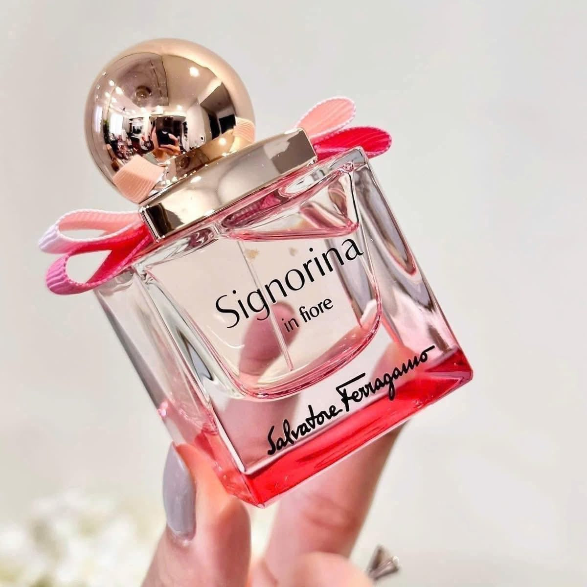 Nước hoa nữ SALVATORE FERRAGAMO Signorina In Fiore mini 20ml