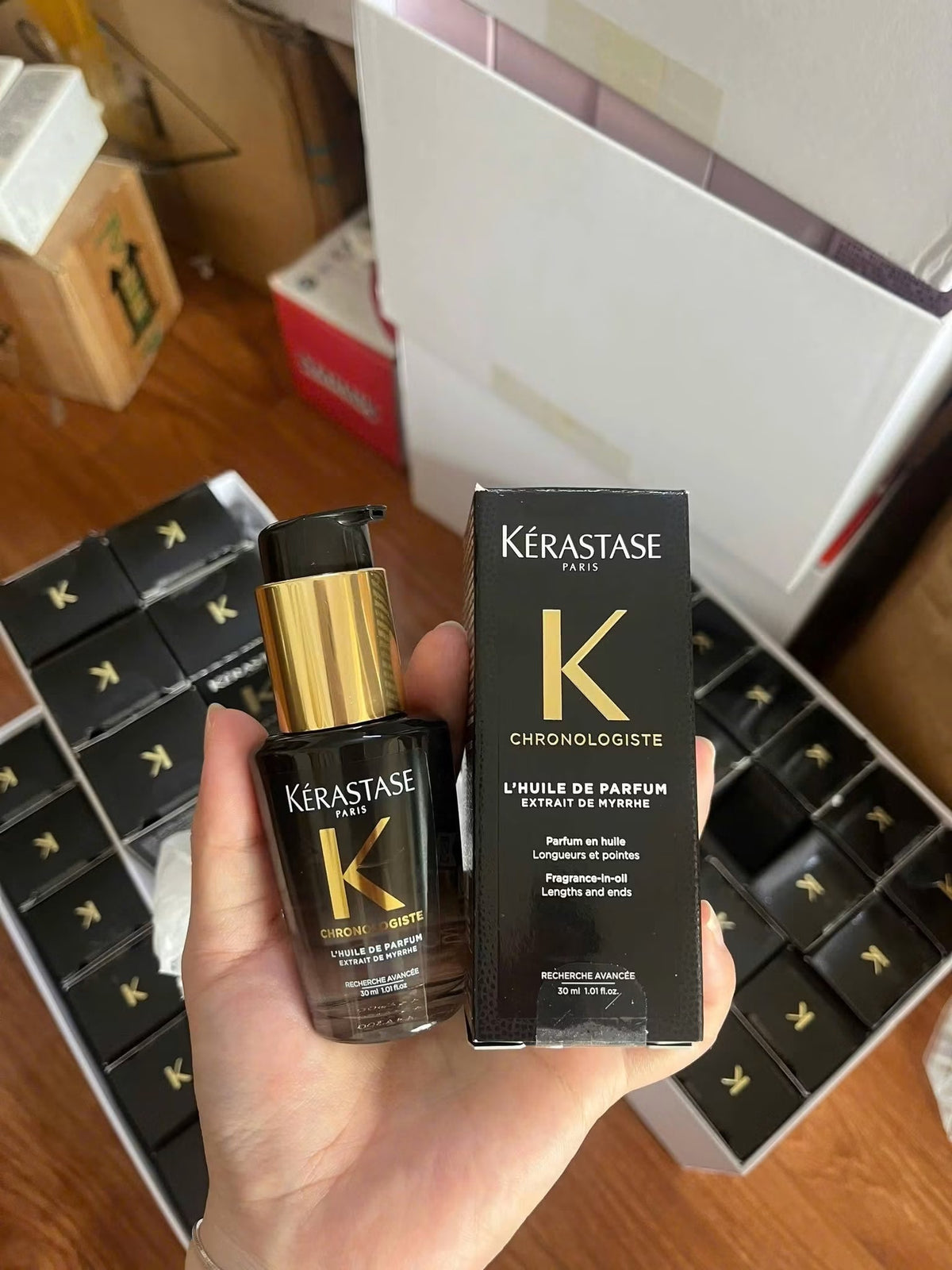 Tinh dầu trẻ hoá mái tóc KERASTASE Chronologiste Huile De Parfum