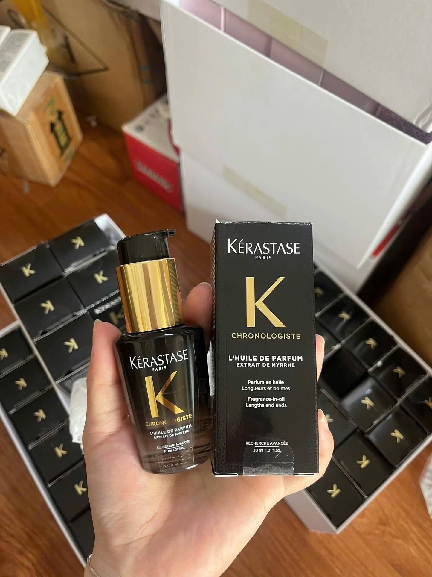 Tinh dầu trẻ hoá mái tóc KERASTASE Chronologiste Huile De Parfum