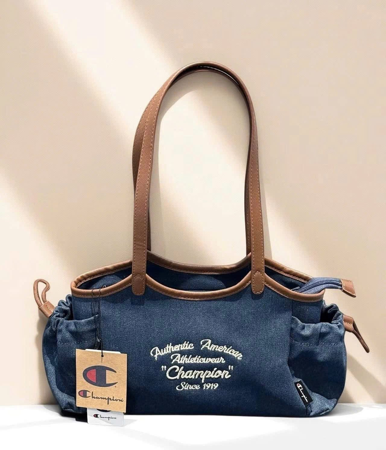 Túi đeo vai CHAMPION (Authentic)