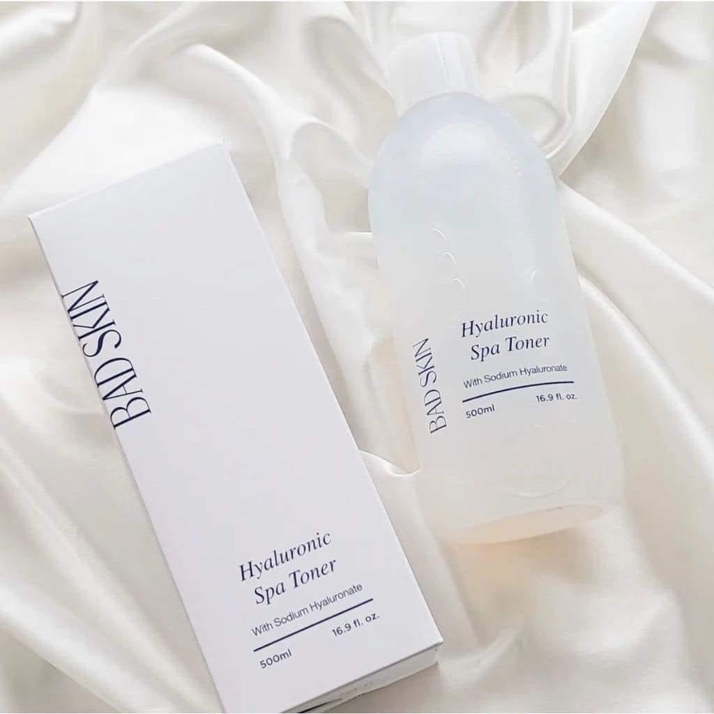 Nước cân bằng da BAD SKIN Hyaluronic Spa Toner 500ml