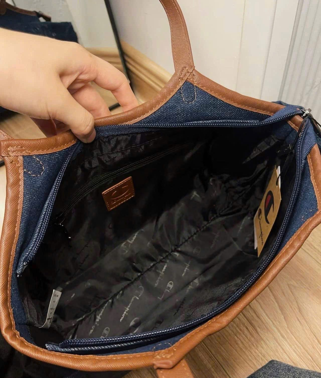 Túi đeo vai CHAMPION (Authentic)