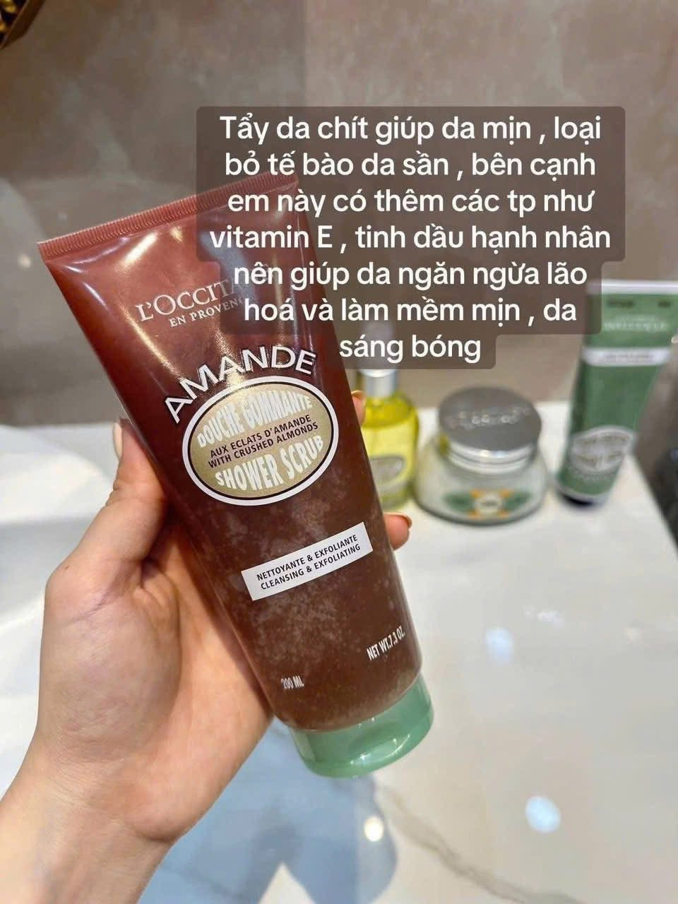 Tẩy da chết body hạnh nhân L'OCCITANE 200ml