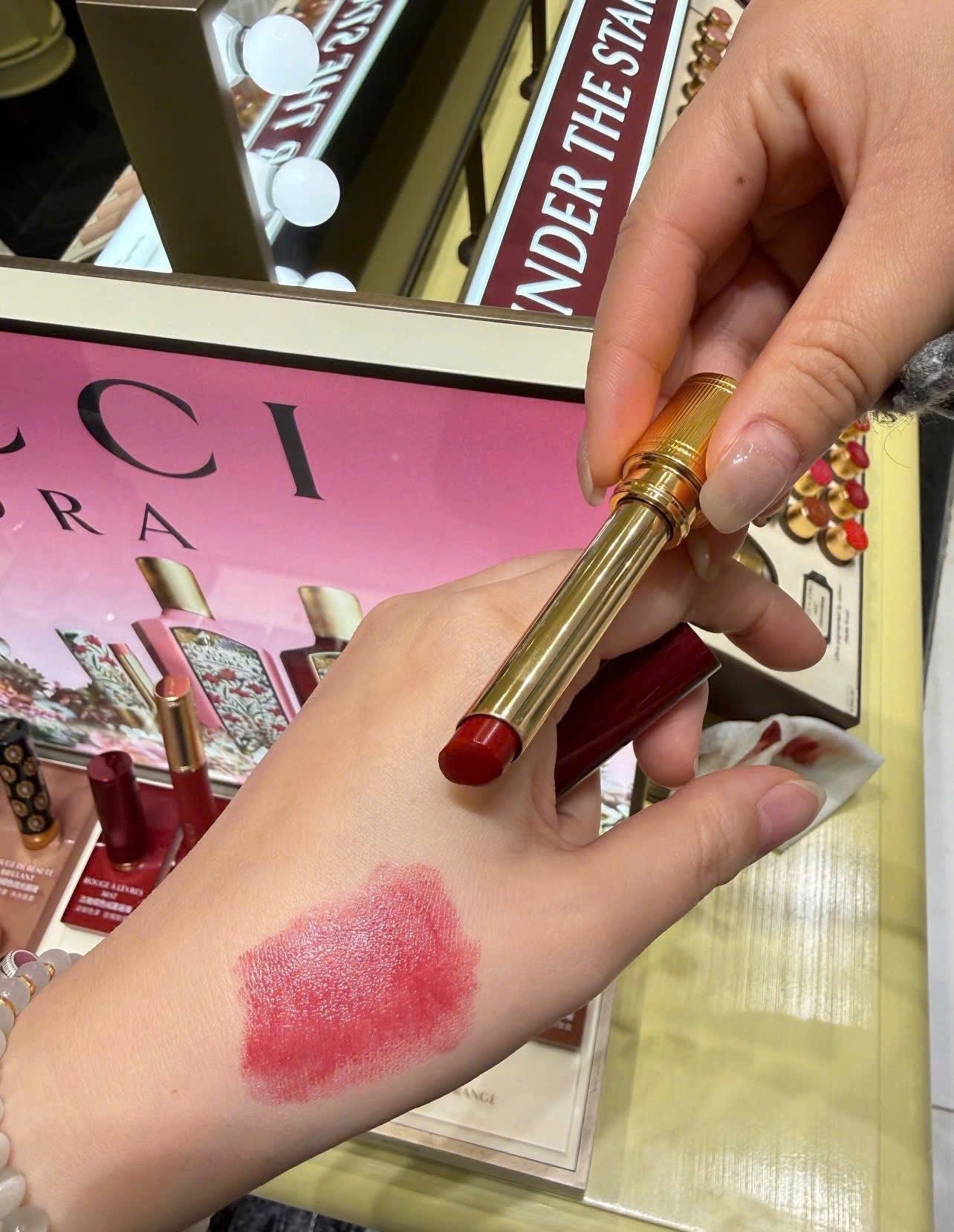 Son dưỡng GUCCI Glow and Care