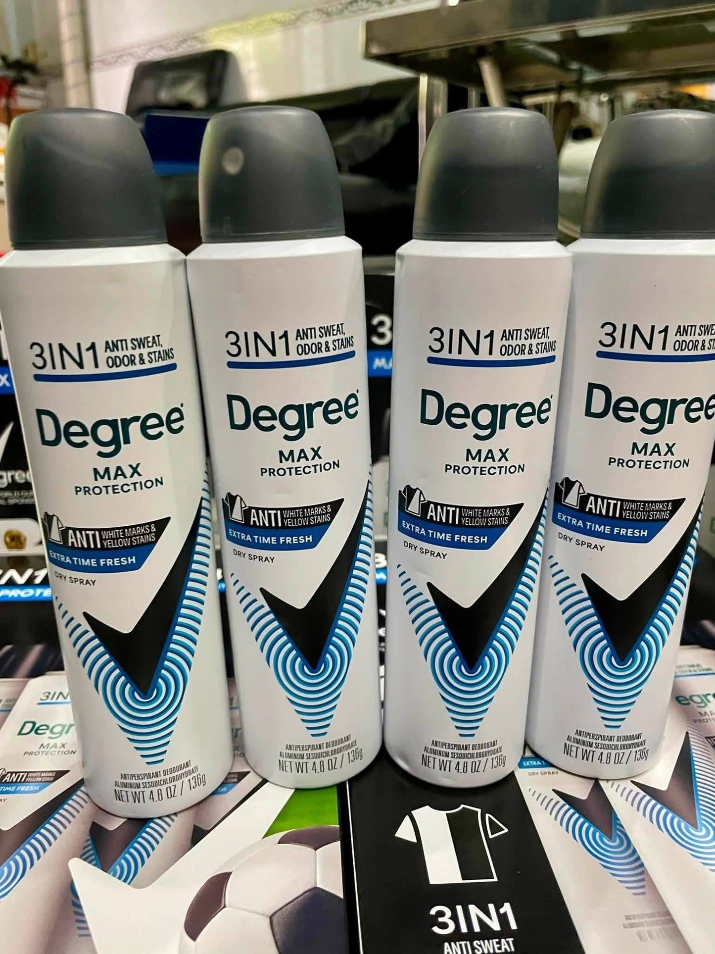 Xịt thơm ngăn mồ hôi và chống ố vàng DEGREE Mỹ 136g