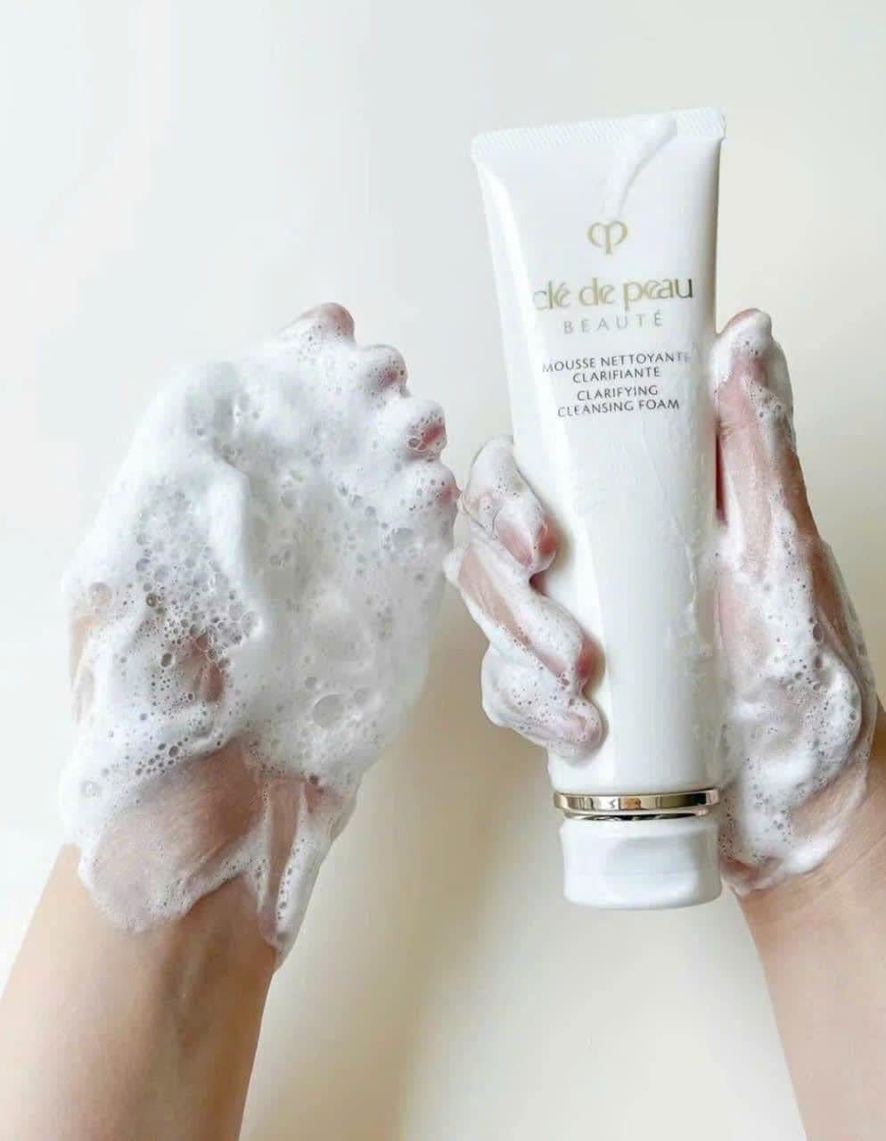 Sữa rửa mặt cao cấp CLE DE PEAU Cleansing Foam 125ml