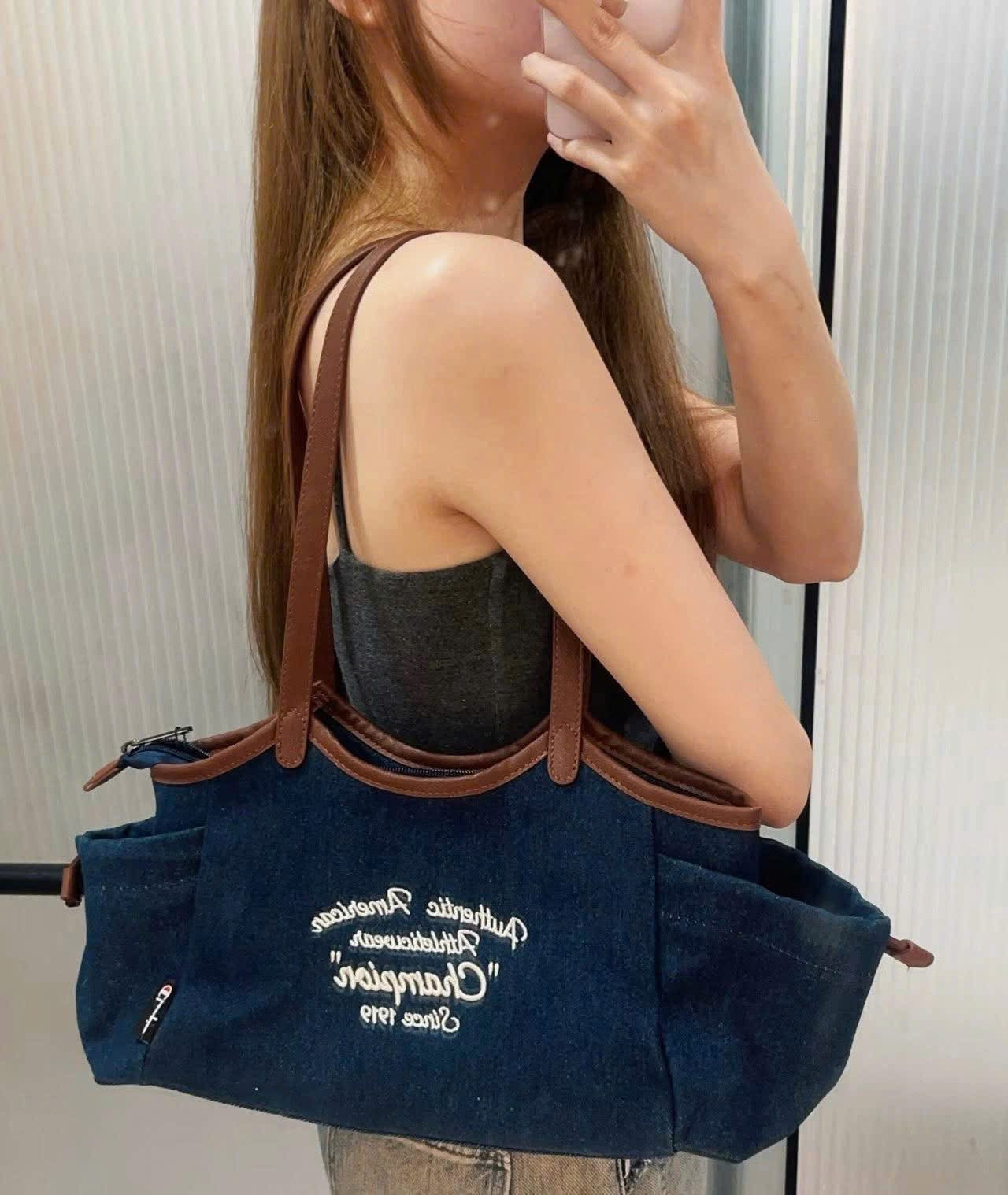 Túi đeo vai CHAMPION (Authentic)