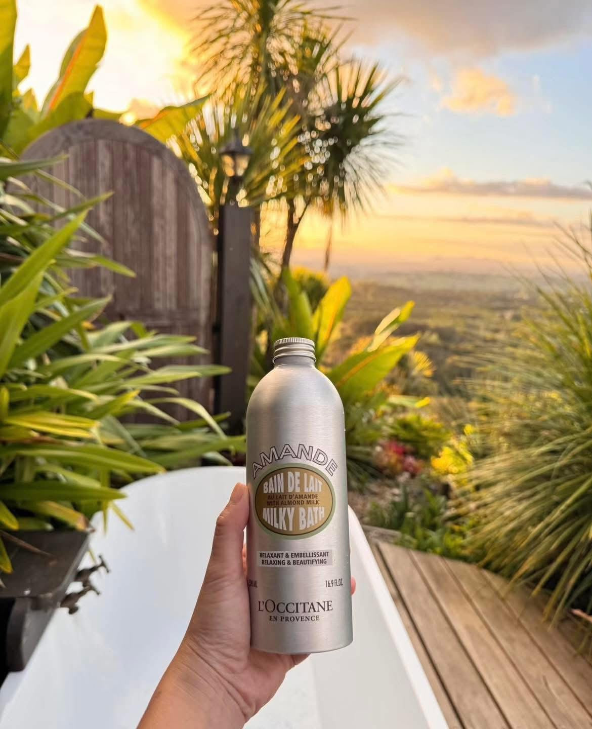 Sữa tắm bồn L'OCCITANE Milky Bath hạnh nhân 500ml
