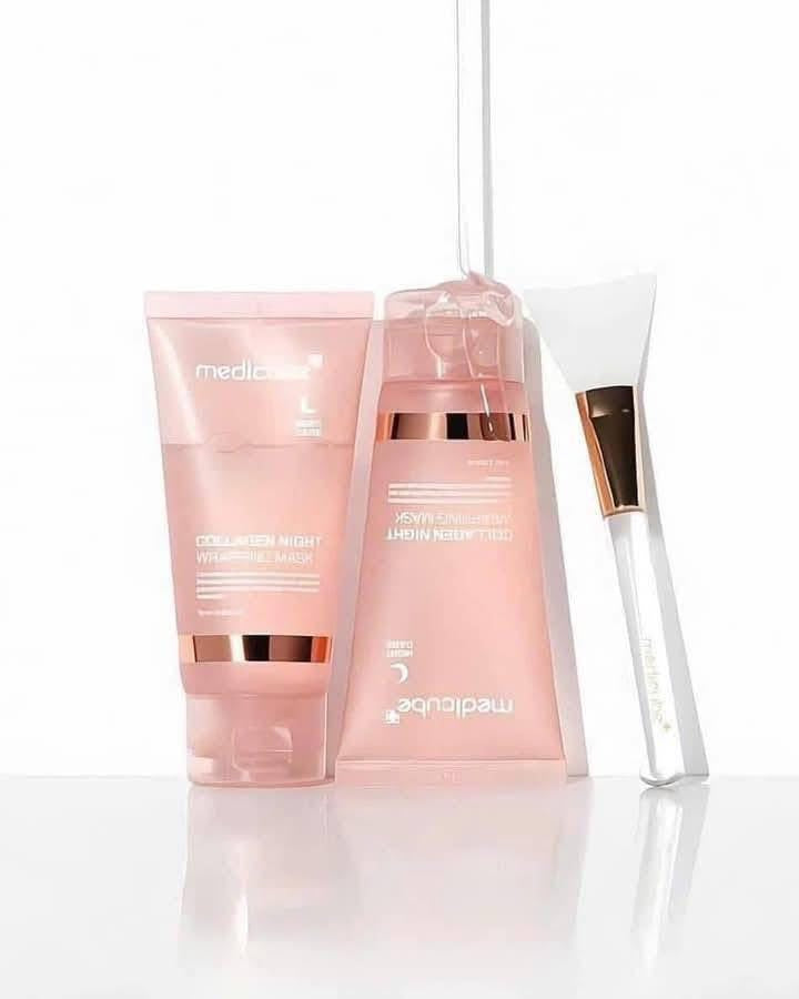 Mặt nạ ngủ MEDICUBE Collagen Night Wrapping Mask 75ml (kèm cọ)