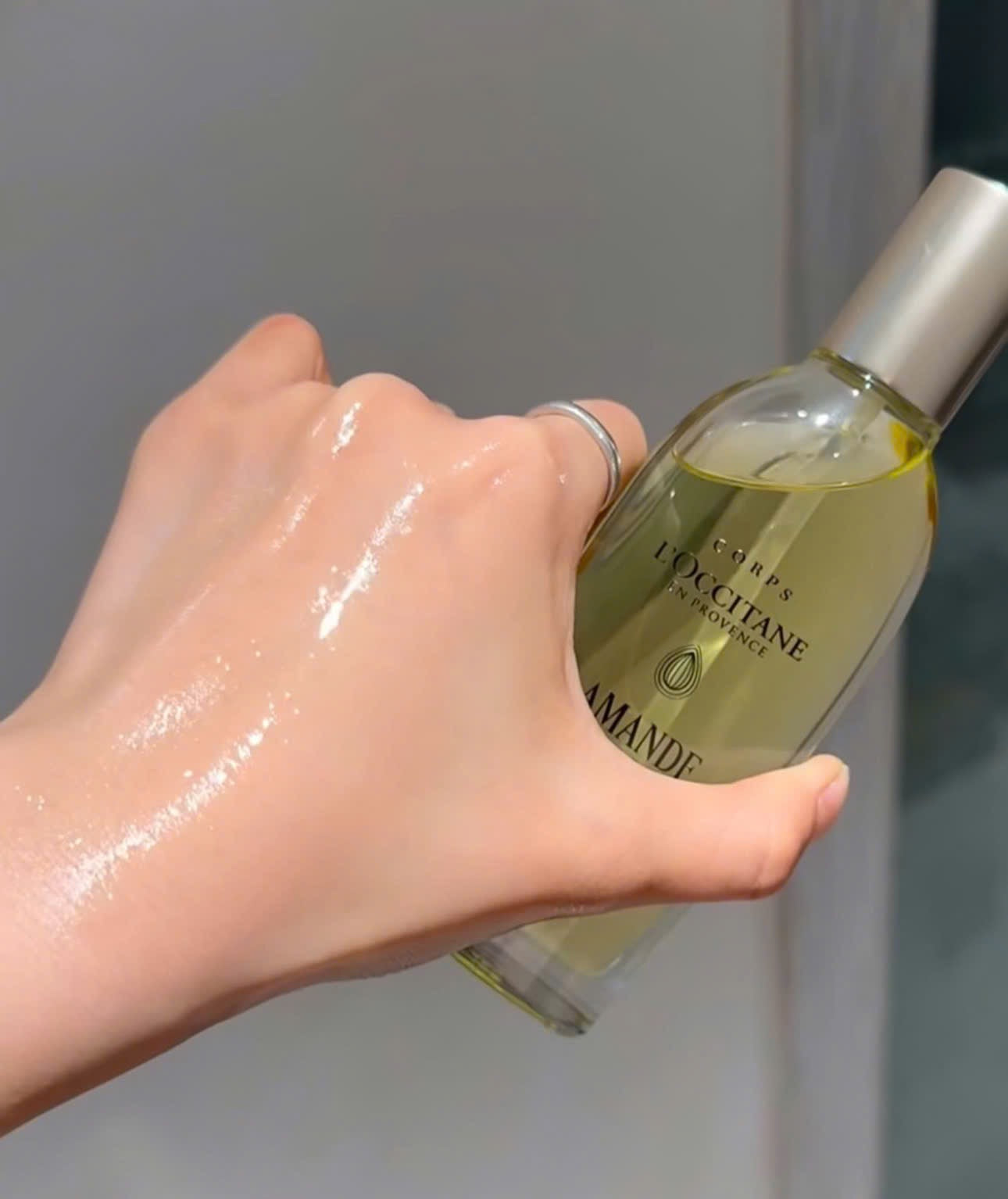Dầu dưỡng thể hạnh nhân L’OCCITANE Almond Supple Skin Oil