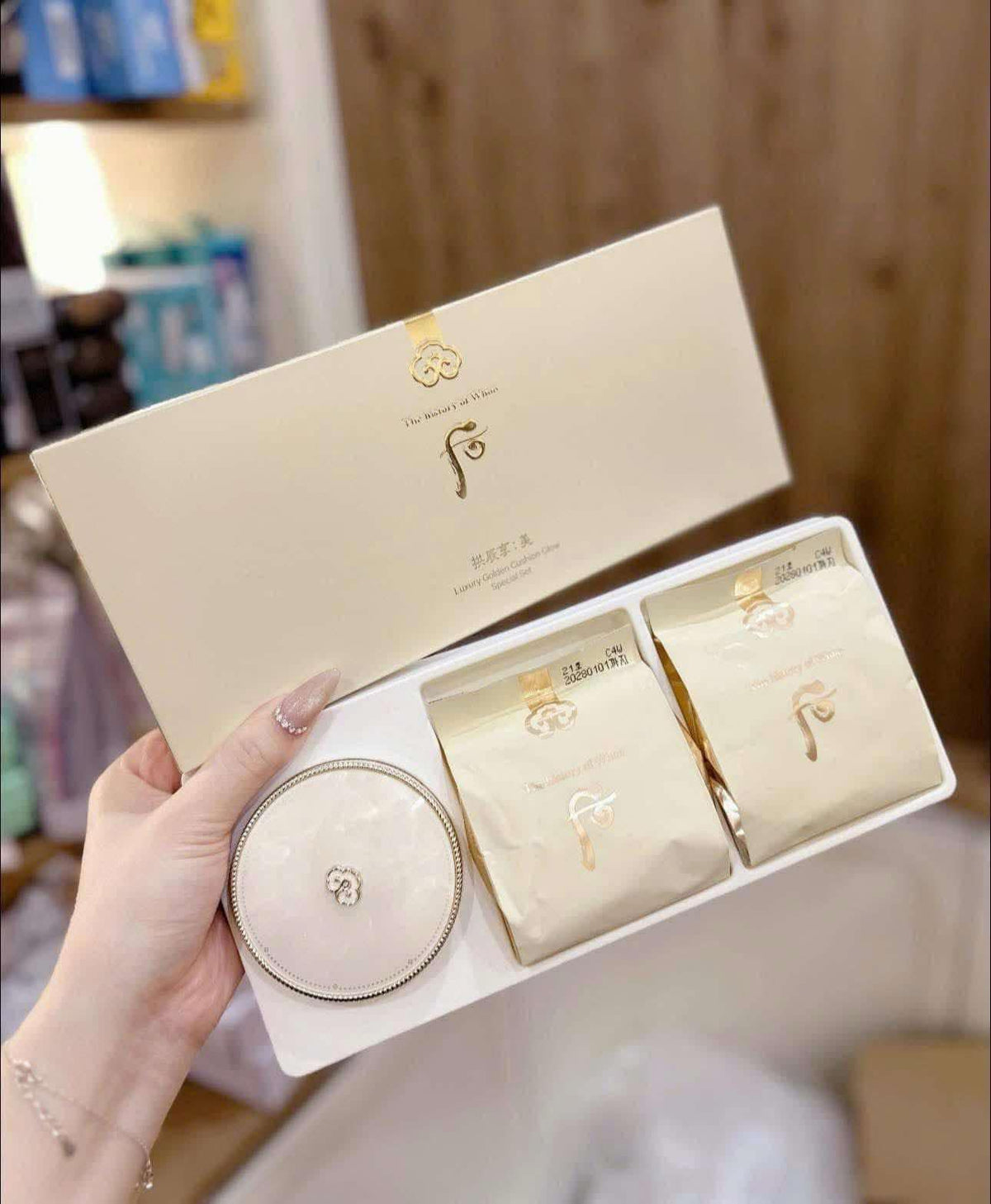 Set phấn nước THE HISTORY OF WHOO Luxury Golden Cushion Glow