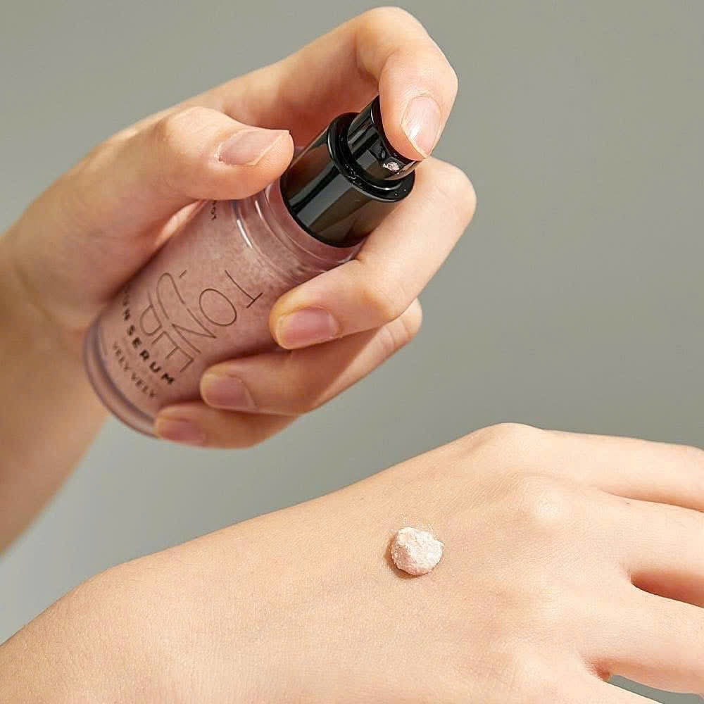 Tinh chất chống nắng VELY VELY Vitamin Dark Spot Tone Up Sun Serum SPF50+/PA++++ 30ml