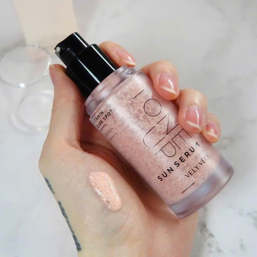 Tinh chất chống nắng VELY VELY Vitamin Dark Spot Tone Up Sun Serum SPF50+/PA++++ 30ml