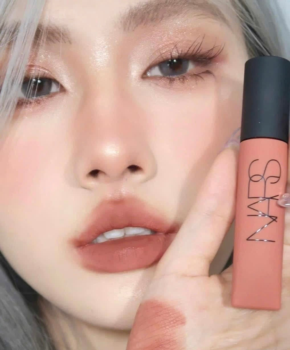 Son kem NARS Air Matte màu Thrust