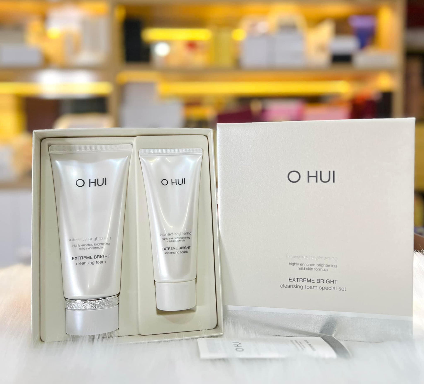 Set sữa rửa mặt OHUI Extreme Bright Cleansing Foam