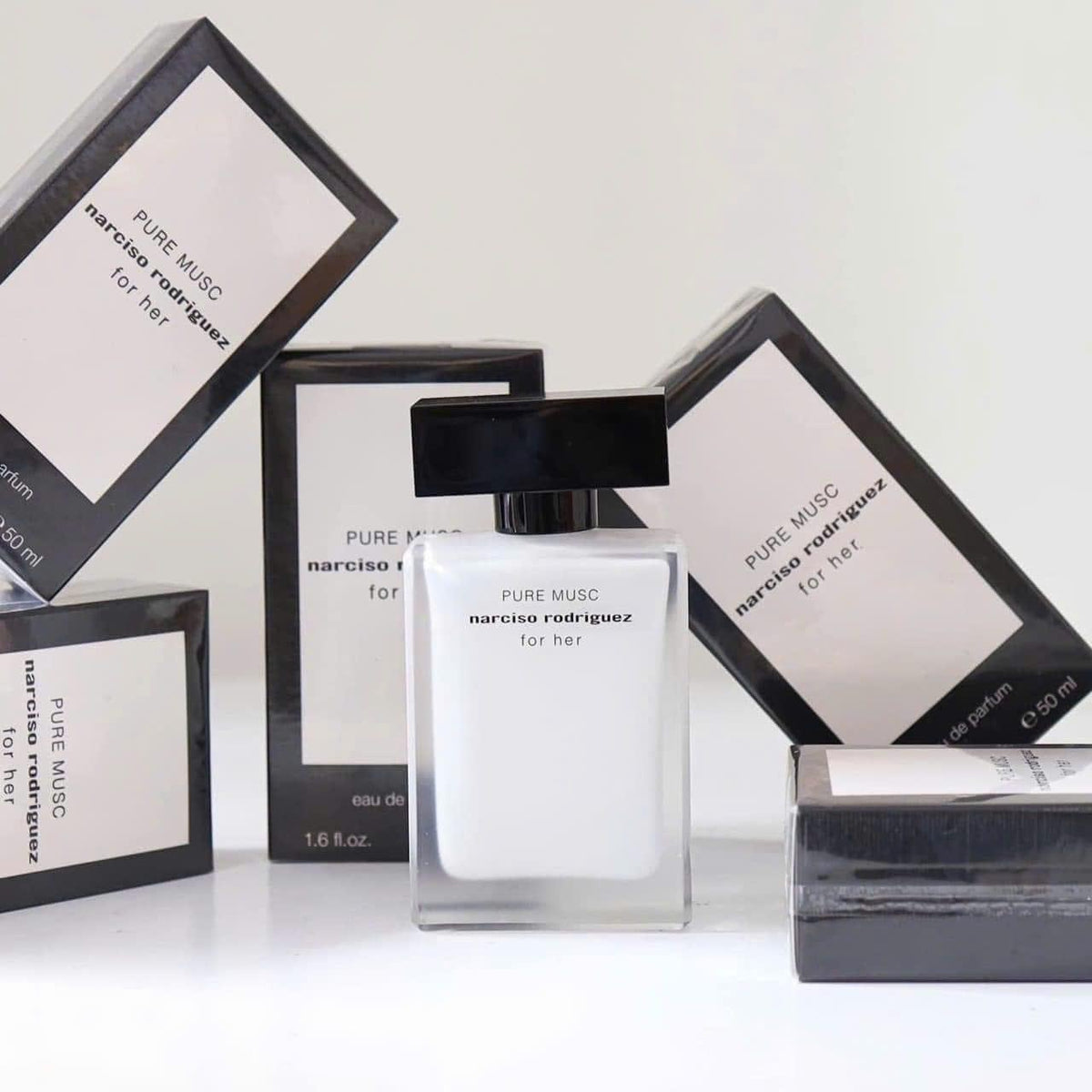 Nước hoa NARCISO trắng Pure Musc