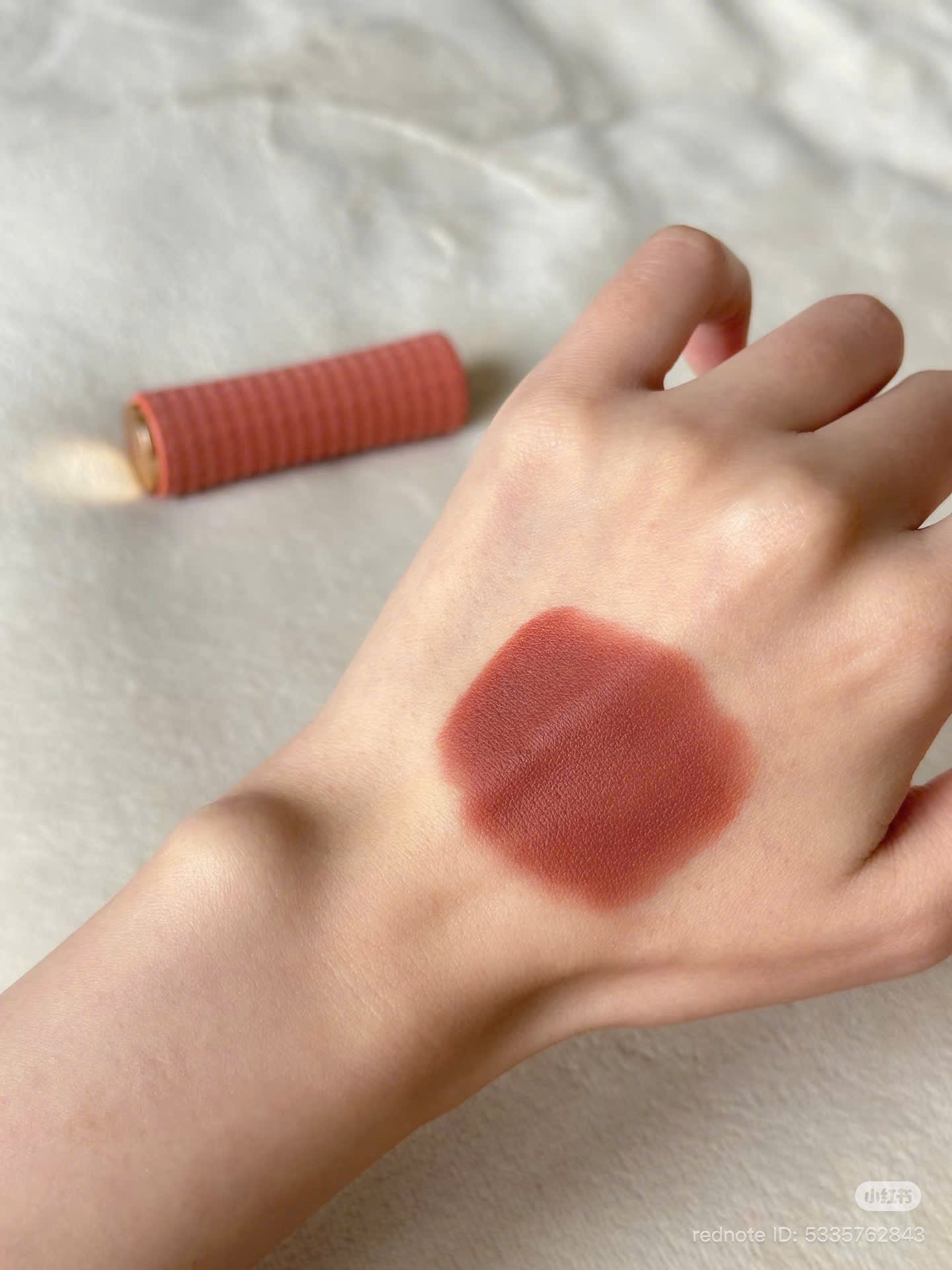 Son lì LANCOME L’Absolu Rouge Drama Matte màu 221 Dramatised Nude
