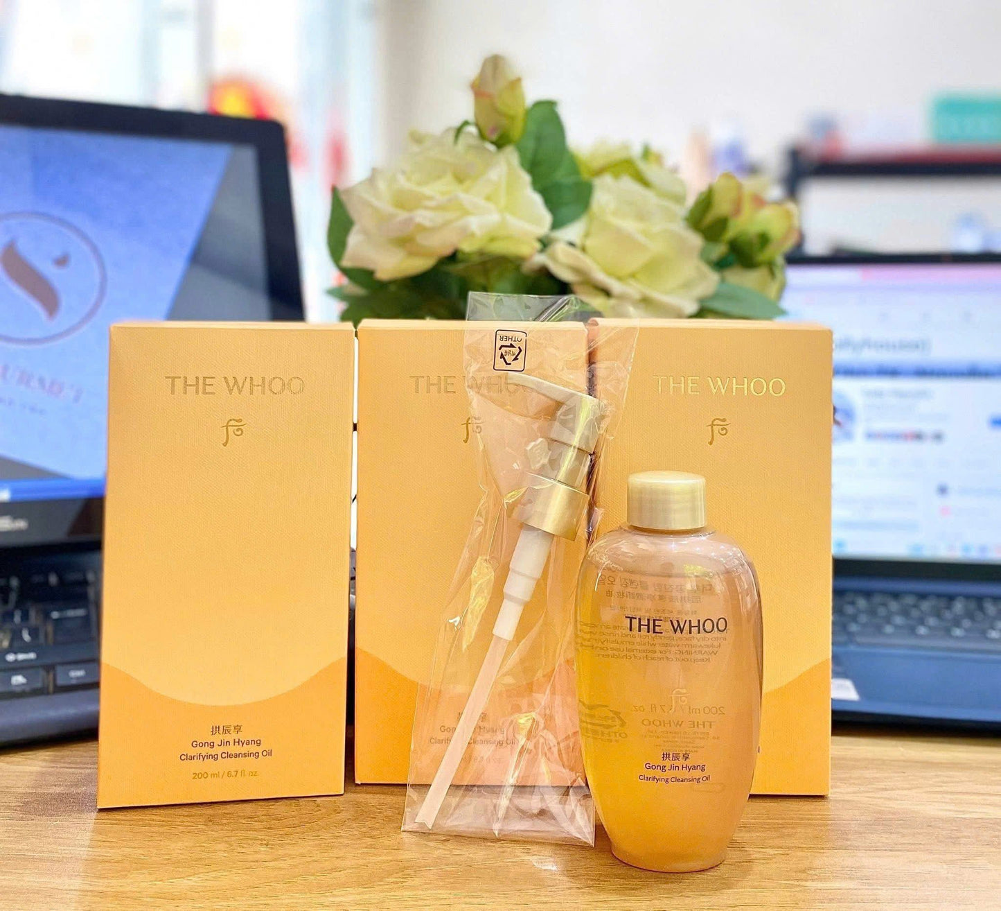 Set Phấn chống nắng WHOO Cushion Sun Balm tặng dầu tẩy trang