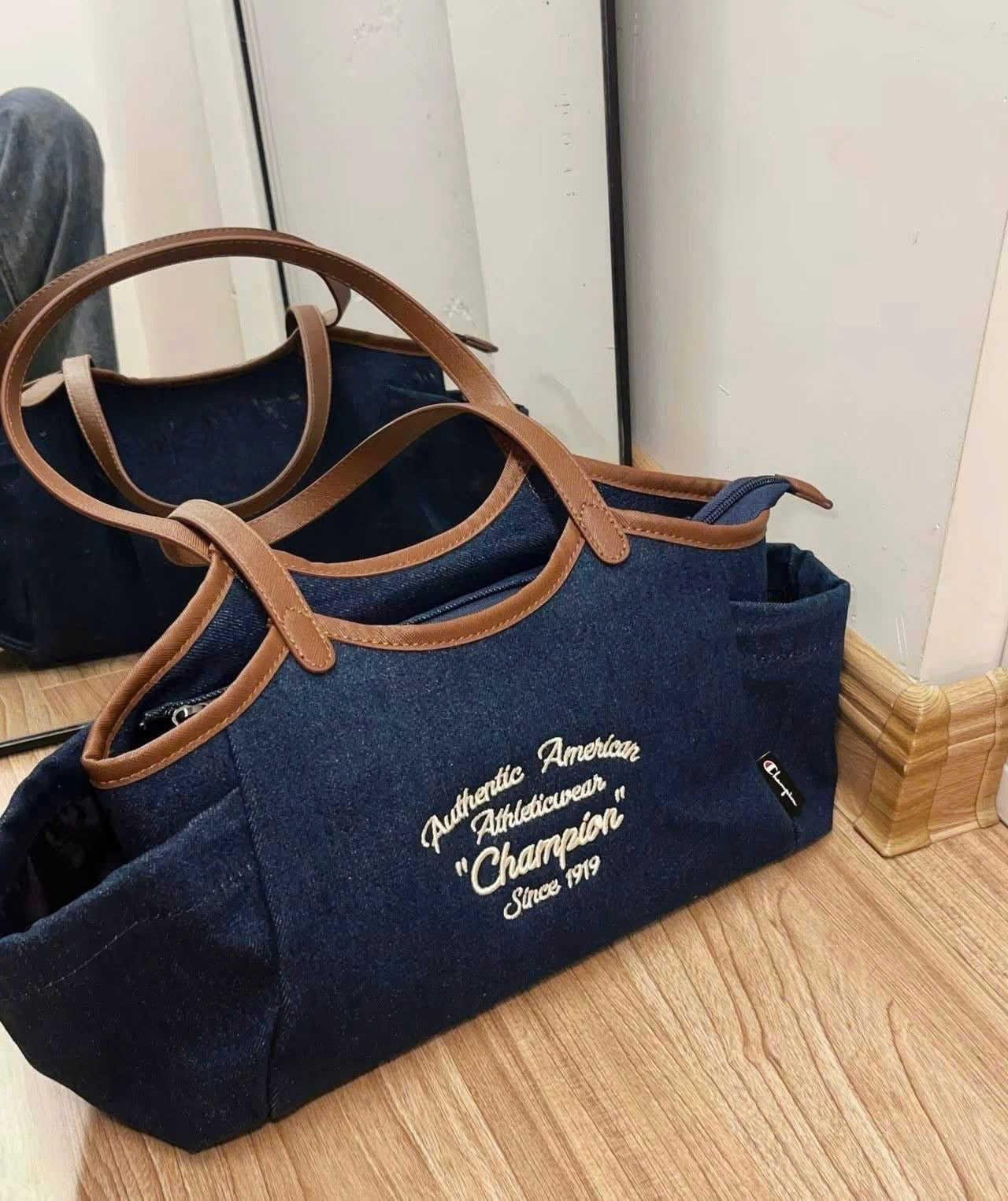 Túi đeo vai CHAMPION (Authentic)