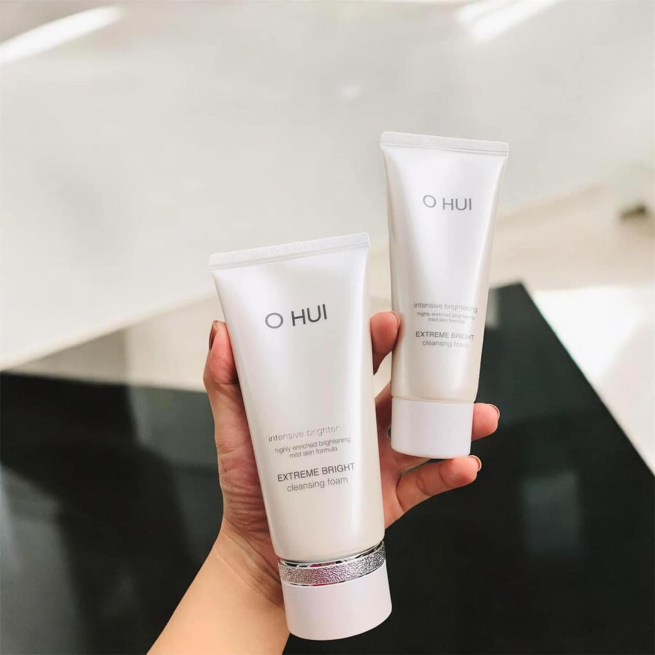 Set sữa rửa mặt OHUI Extreme Bright Cleansing Foam