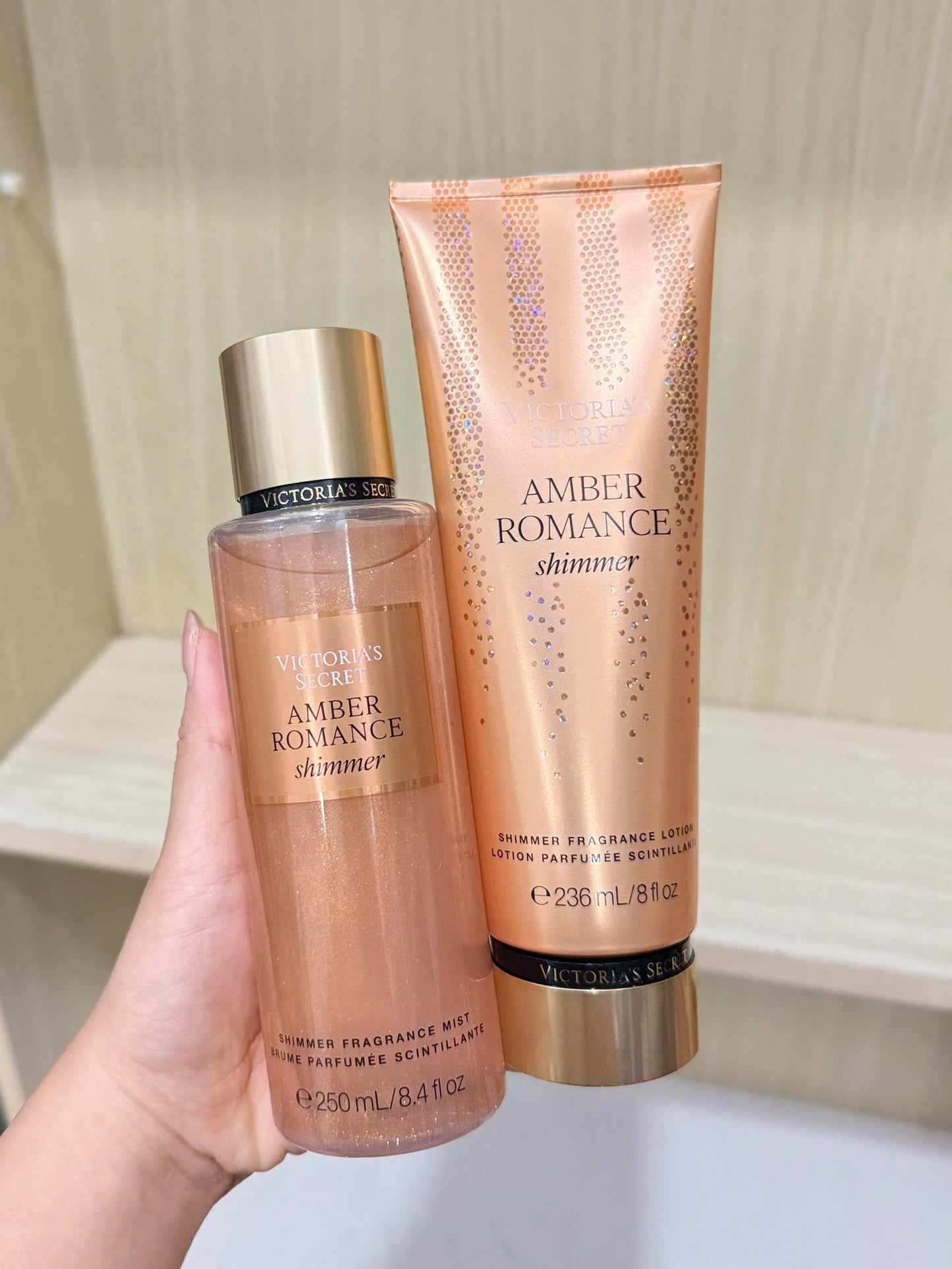 Dưỡng thể & xịt thơm body mist VICTORIA'S SECRET Shimmer Fragrance mùi Amber Romance