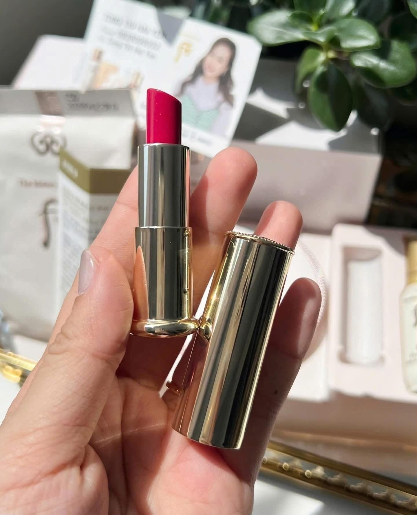 Set phấn nước dưỡng trắng da Radiant White Moisture Cushion Foundation (kèm son dưỡng, kcn, serum mini) của THE HISTORY OF WHOO