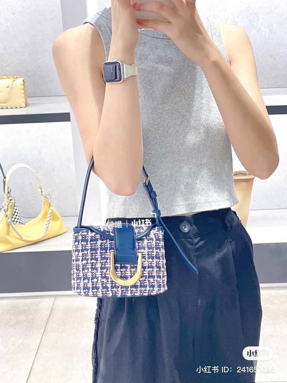 Túi Gabine Bucket CHARLES & KEITH xanh navy (Auth)