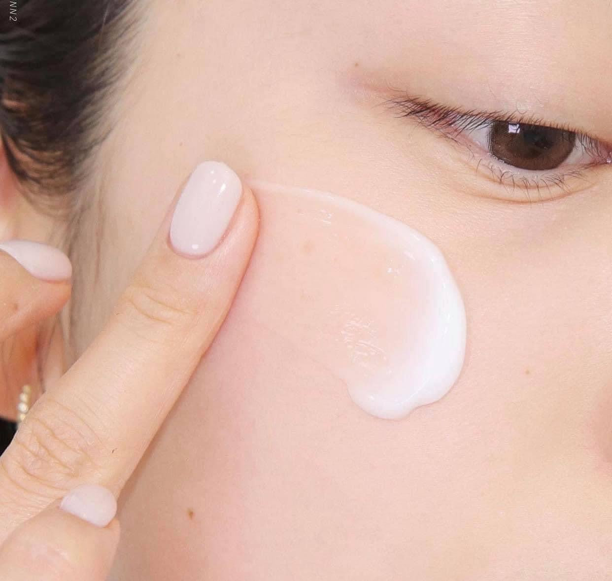 Sữa dưỡng thể ILLIYOON chai 350ml