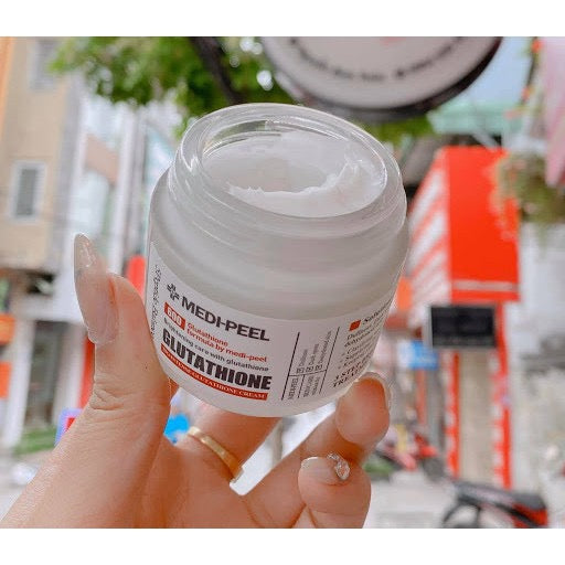 Kem dưỡng trắng da GLUTATHIONE 600 MEDIPEEL 50ml – Tủ Nhà Lam
